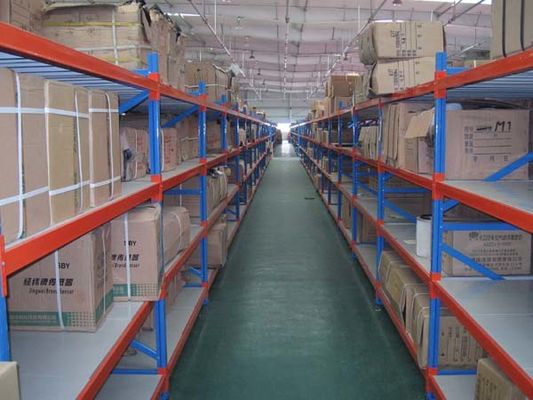 Εύκολη συναρμολόγηση μακροχρόνιων ράφων μεσαίου βάρους Συστήματα ράφων για αποθήκη